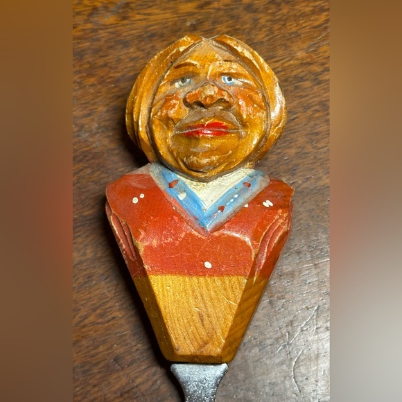 Opener Bottle Top Cap Bar Hand Carved Wood Woman Germany Vintage - Picture 3 of 3